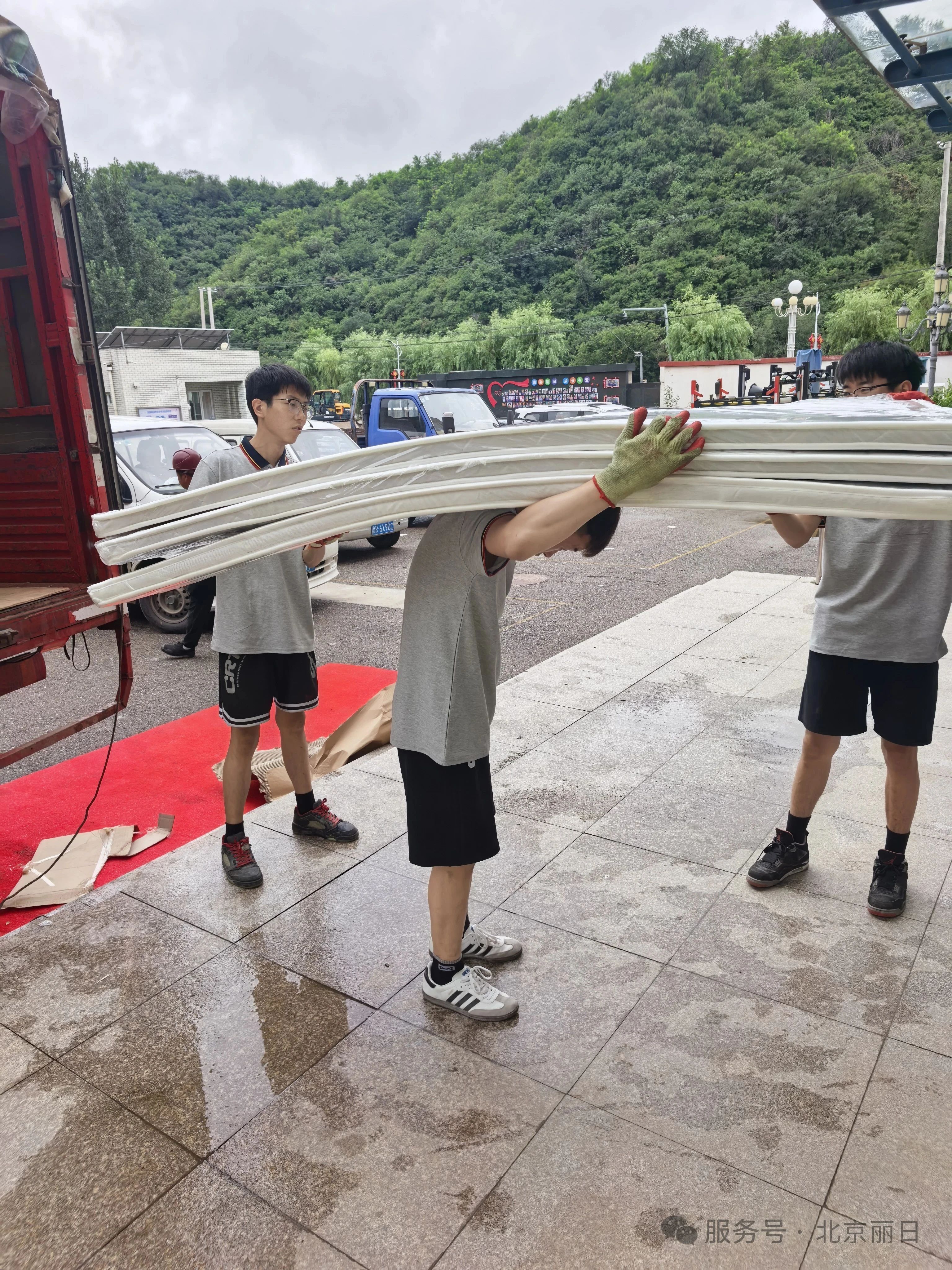 44fda2c24c8cf5502bc16bfb57f8ebbf